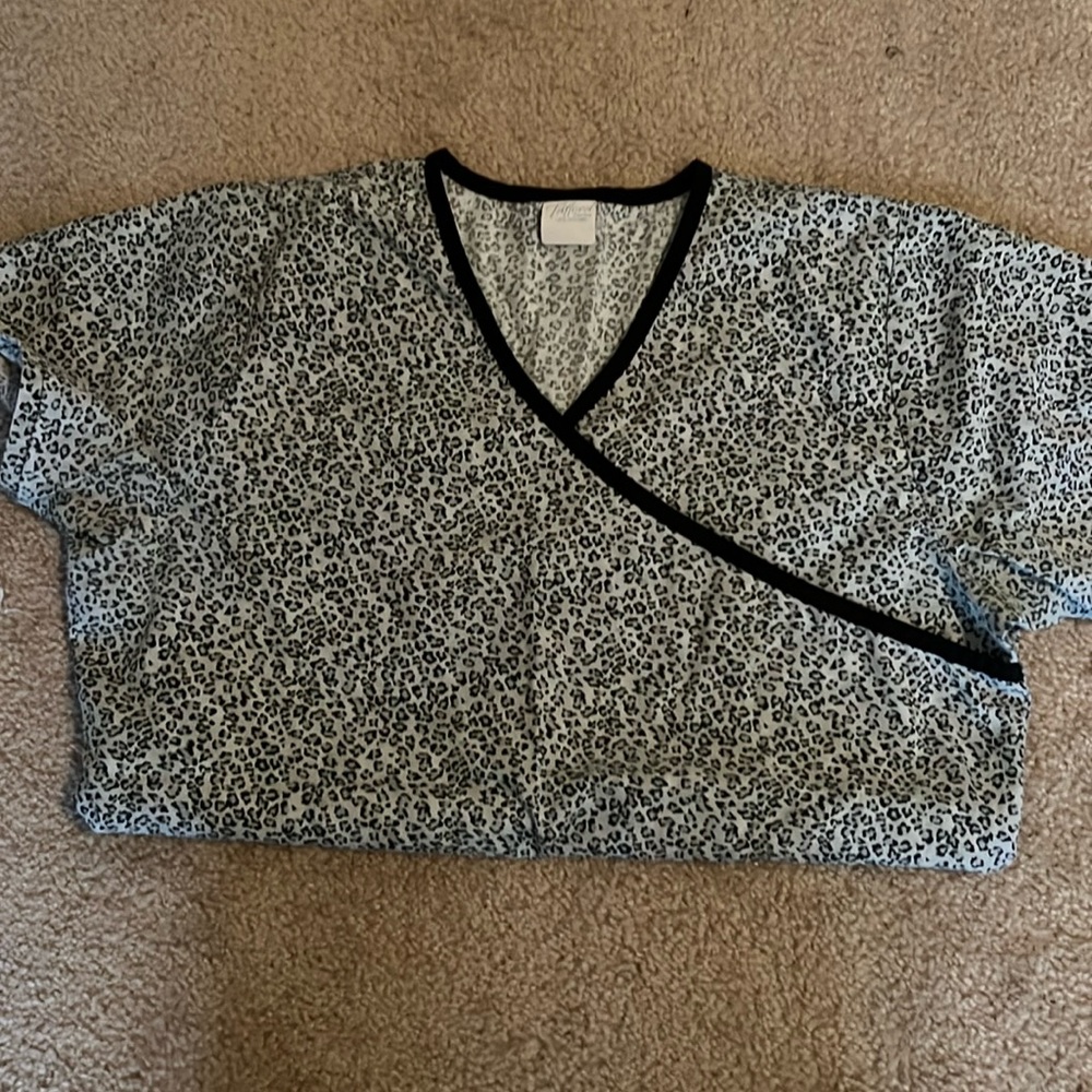 Tafford Scrub Top